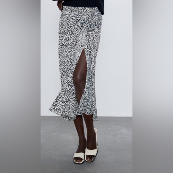 Zara silky midi skirt - Picture 2 of 8